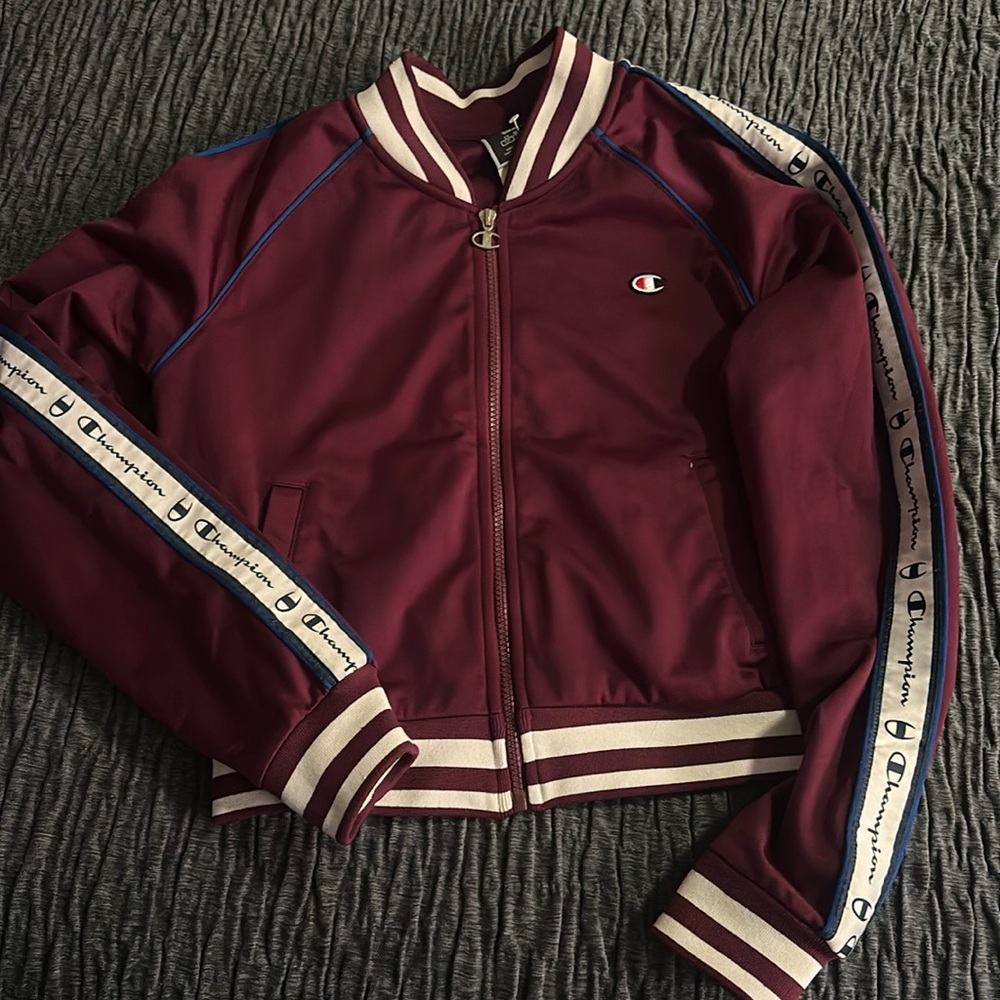 Crop burgundy, color, jacket, and very good condition